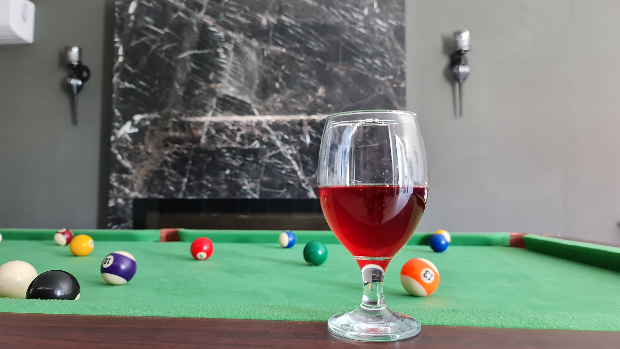 Interior designing of a billiard room with a special material – iDesign Art